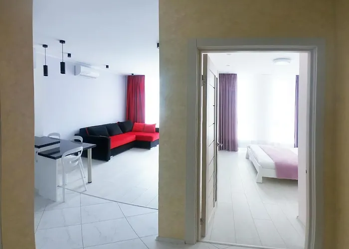 Elite In The Center Of *