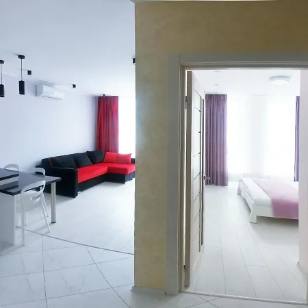 Elite In The Center Of *